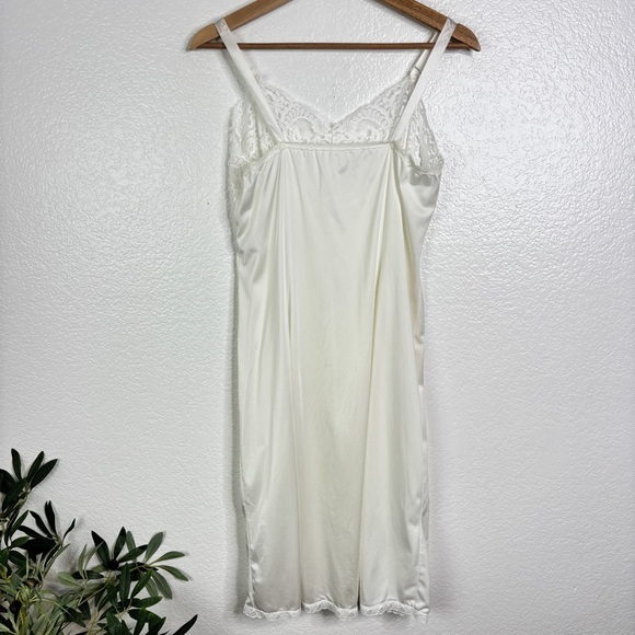 VINTAGE Wonder Maid White Lace Slip Dress Size 34 - Picture 2 of 5